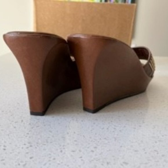 12M Franco Sarto Tobacco Wedge Slide - Picture 2 of 7